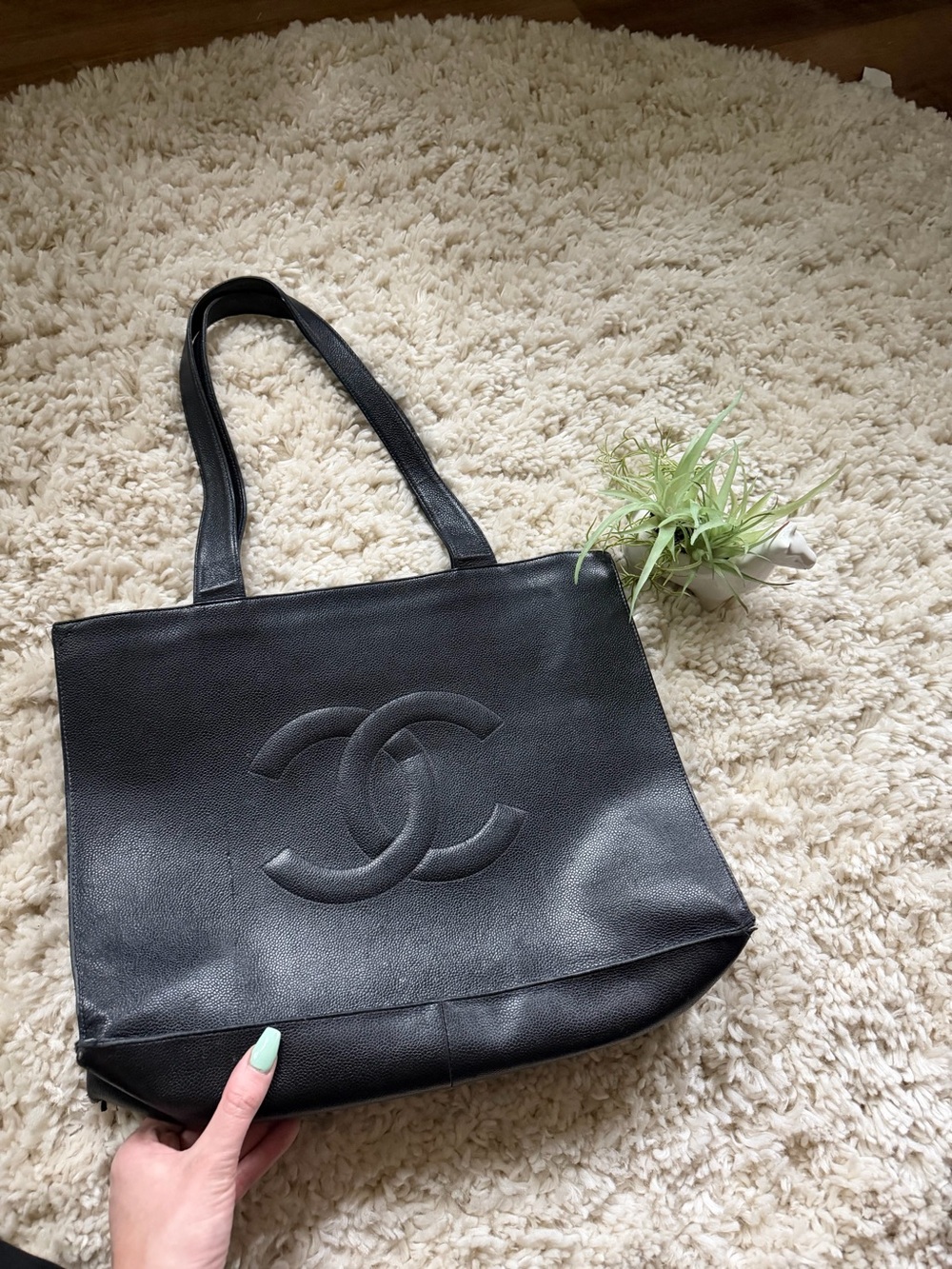 CHANEL Black caviar CC unique Quilted Interlocking CC Logo Tote - Picture 2 of 5